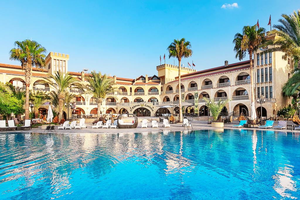 Hotel Le Chateau Lambousa